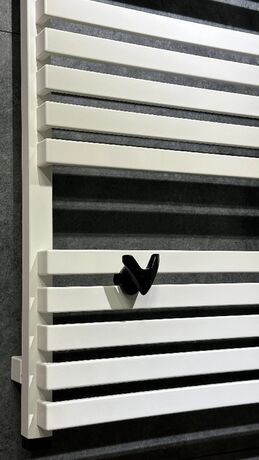 Крючок Vip черный