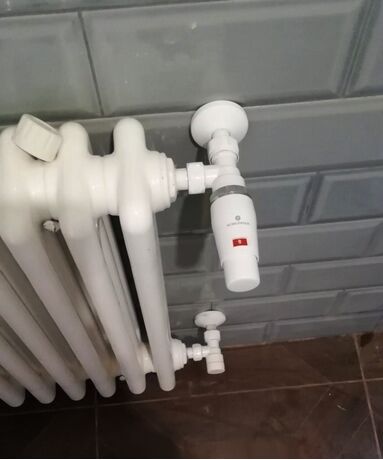 Комплект Elegant Mini белые на радиаторе