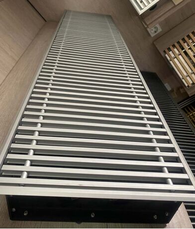 Carrera М - конвектор с маленькой глубиной