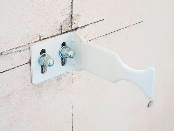 Угловой настенный кронштейн