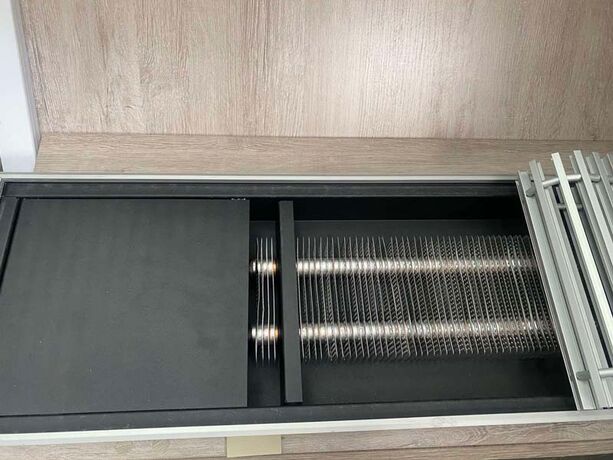 Carrera М - конвектор с маленькой глубиной