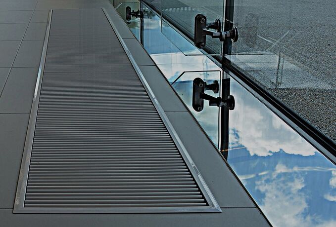 Внутрішньопідлоговий конвектор Carrera S